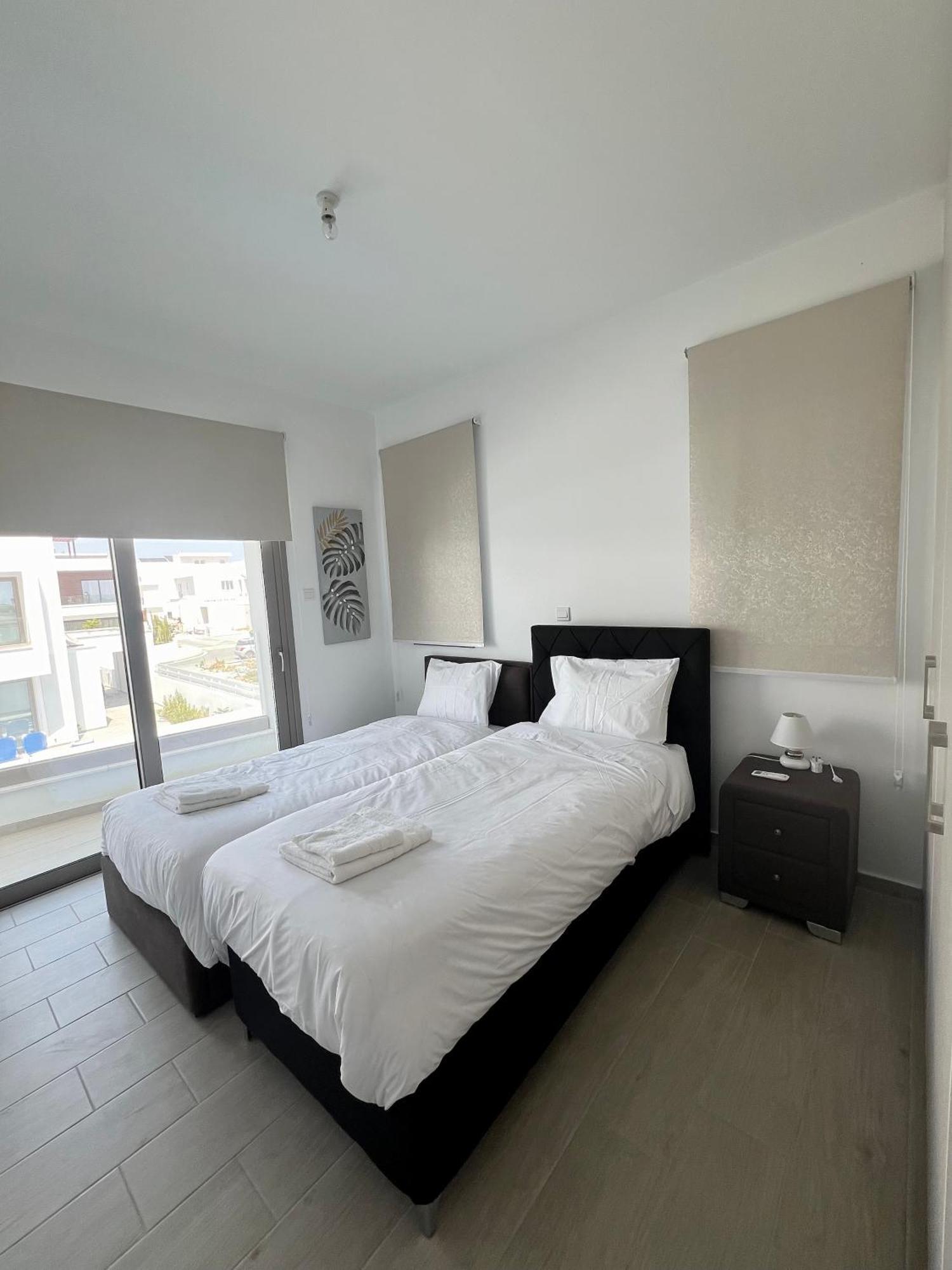 Villa Hubstay - Seaview Oriana In Larnaca, 10 Min Walk To The