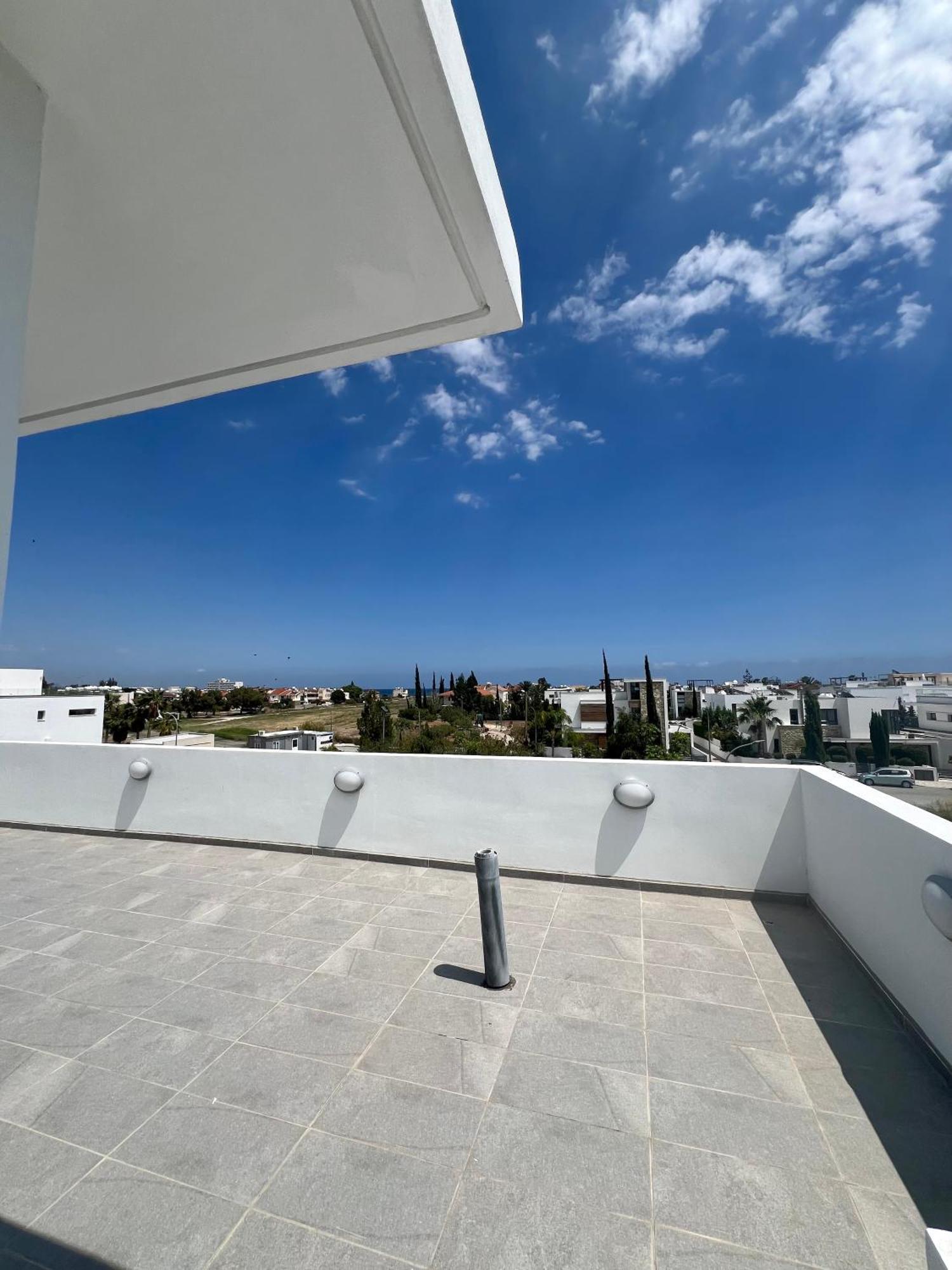 Hubstay - Seaview Oriana In Larnaca, 10 Min Walk To The