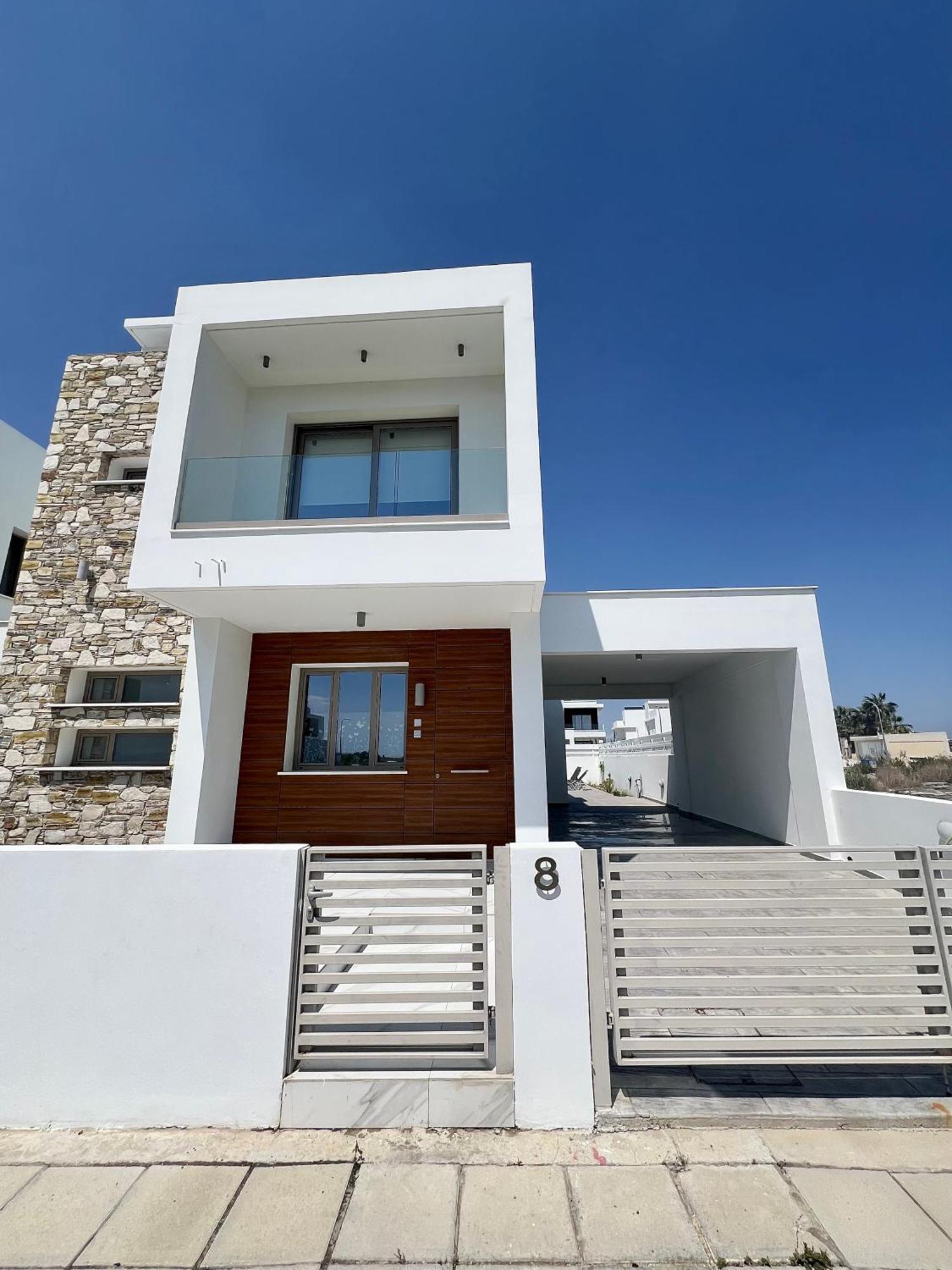 Villa Hubstay - Seaview Oriana In Larnaca, 10 Min Walk To The Lárnaka