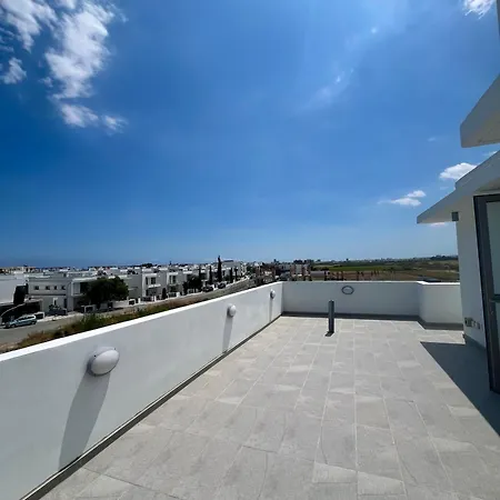 Hubstay - Seaview Villa Oriana In Larnaca, 10 Min Walk To The Beach Exterior photo