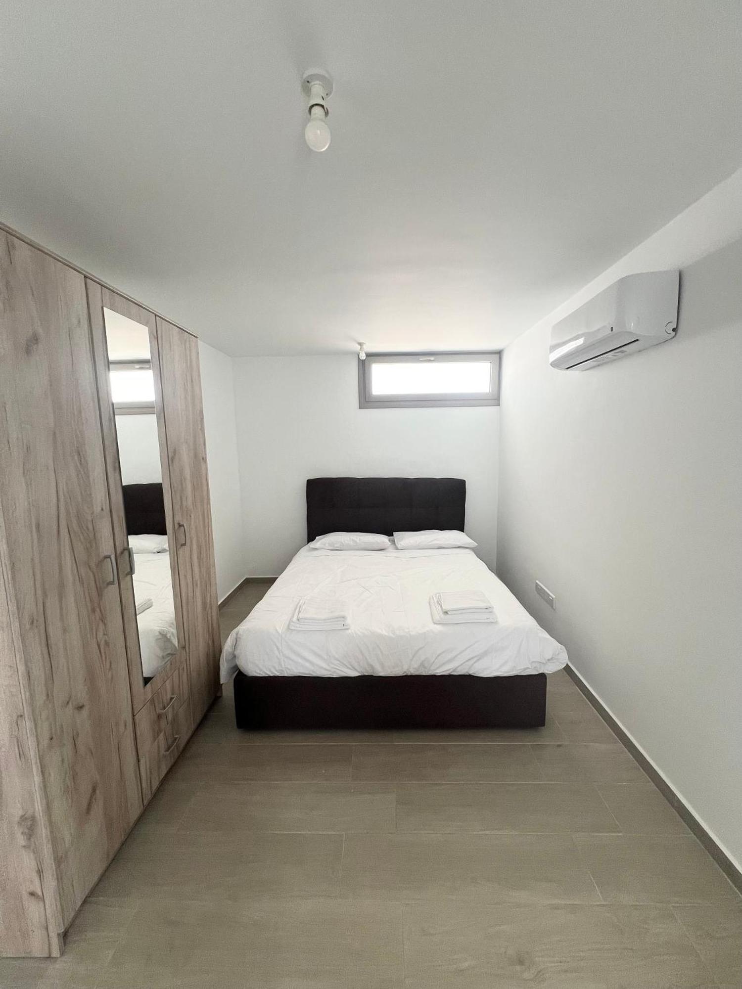 Villa Hubstay - Seaview Oriana In Larnaca, 10 Min Walk To The