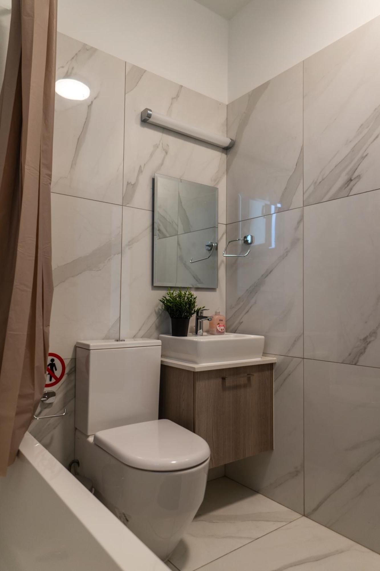 Hubstay - Seaview Oriana In Larnaca, 10 Min Walk To The